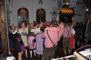 2012-09-2223-53-34PaulanerParty